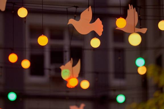 Doves & Globes